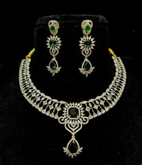 NECKLACE NECKLACE 512 DIAMOND EMERALD