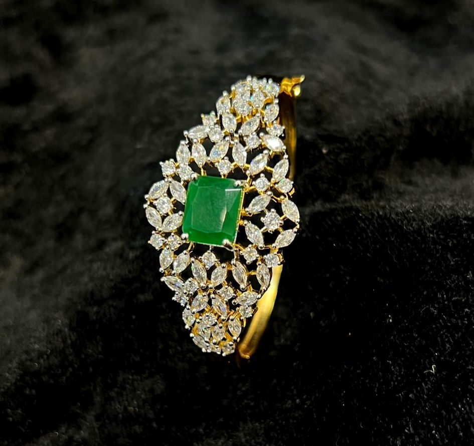 BRACELET/BANGLE Bracelet 1130 EMERALD Openable