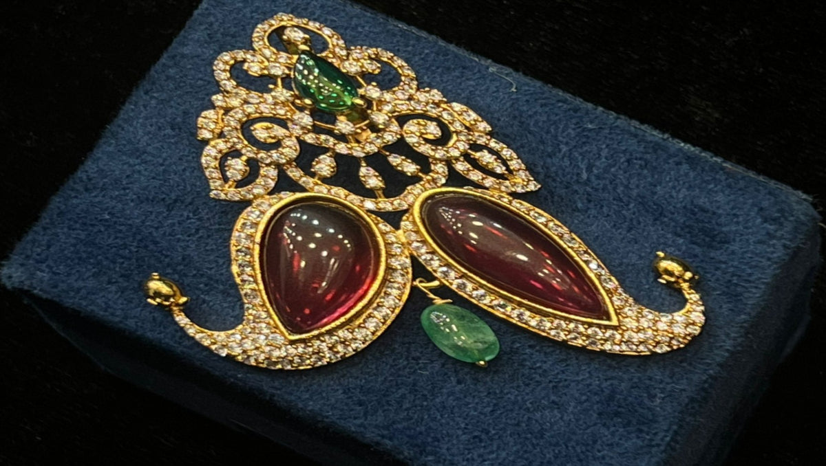 PENDANT SET CHAINS Pendant 136 GOLDEN STONE RUBY