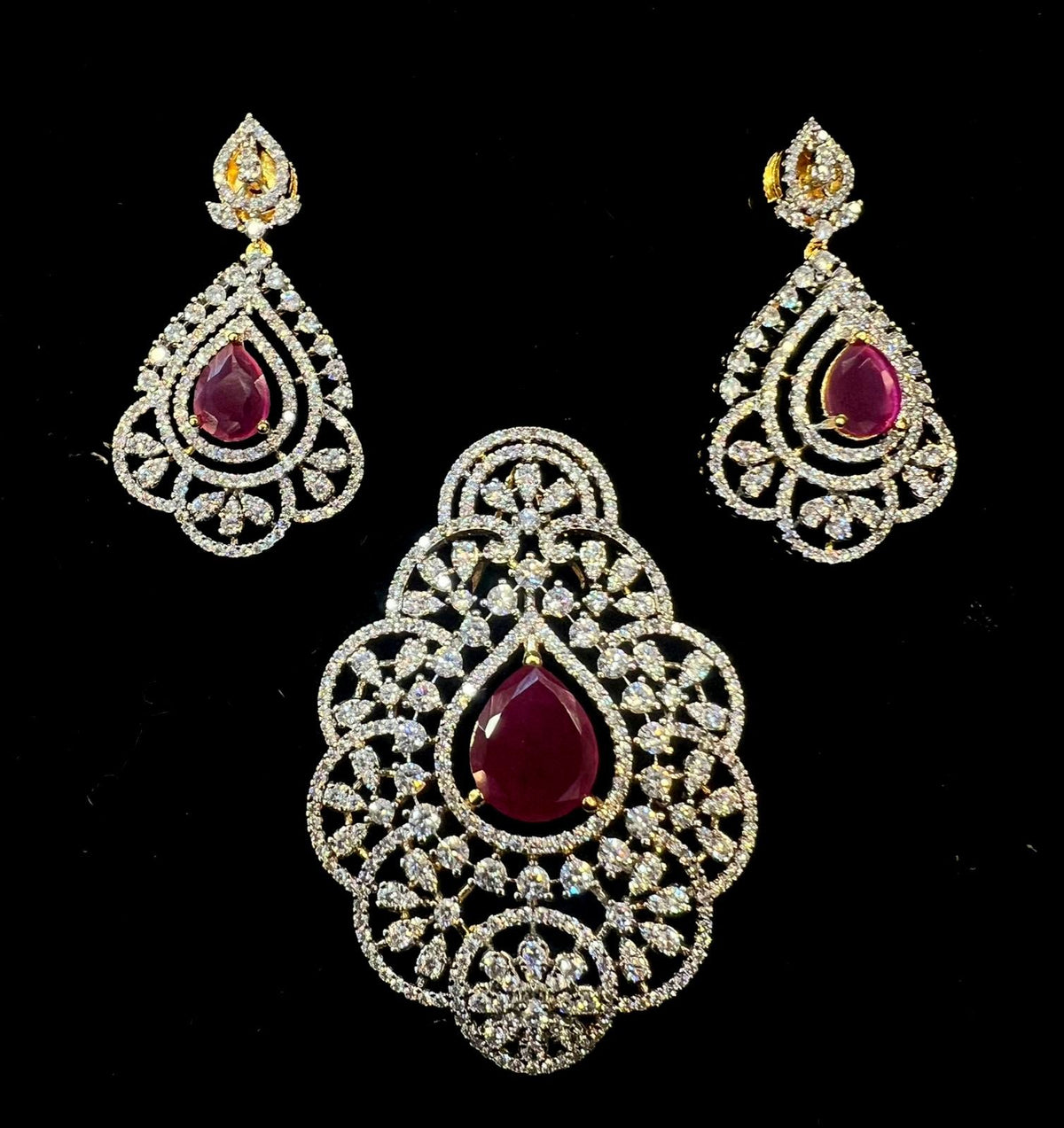 PENDANT SET CHAINS Pendant set 122 DIAMOND  RUBY