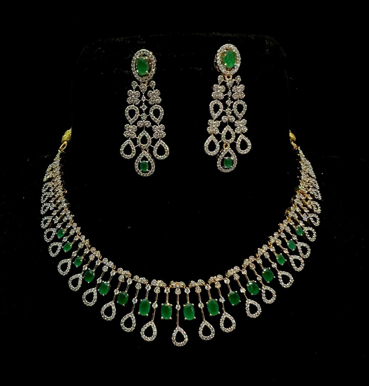 NECKLACE Necklace 516 DIAMOND EMERALD