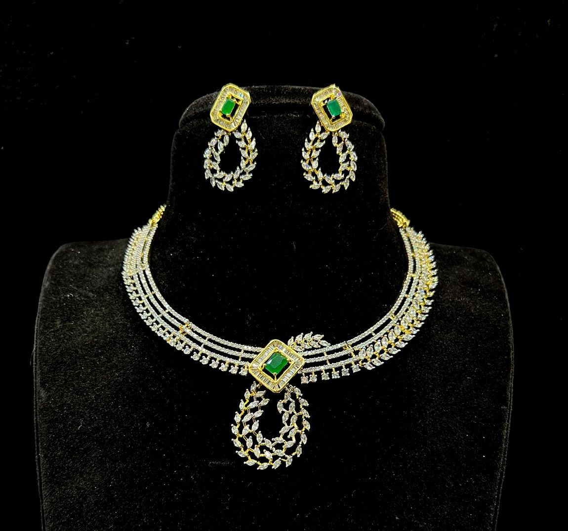 NECKLACE Necklace 547 DIAMOND EMERALD